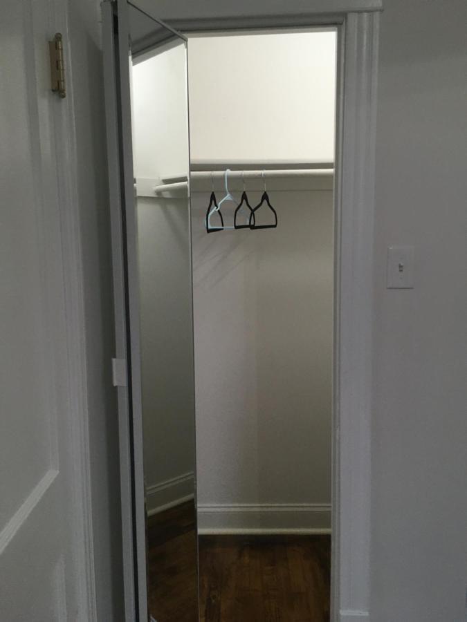 Logan Square Modern Apartment Чикаго Экстерьер фото